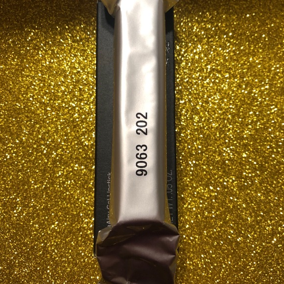 Sealed! SHISEIDO VisionAiry Lipstick Bullet Train - Picture 5 of 7